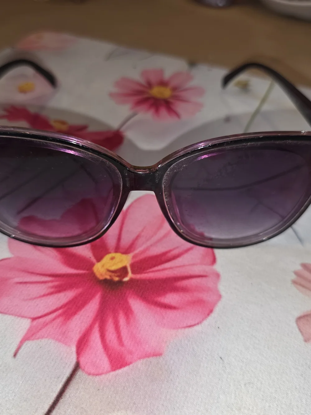 Women's Gradient Black Sunglasses